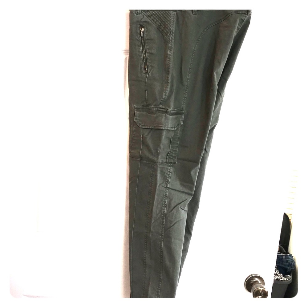 Skinny cargo pants